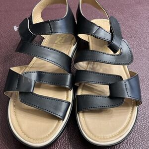 Diana Laura Black Sandals Size 8.5 (Mexican 25)